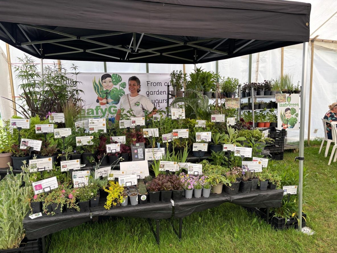 LeafyGreen Micro Nursery Stand